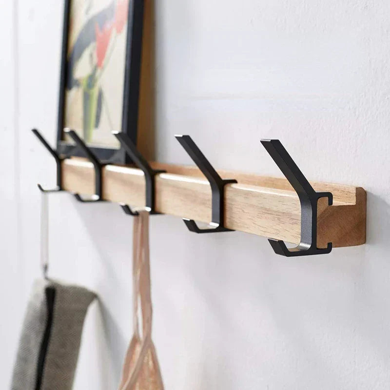 Porte-manteau mural en bois – cinq patères doubles pivotantes