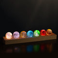 Lampe d'ambiance à sept boules lumineuses – socle en bois à LED, effet galaxie
