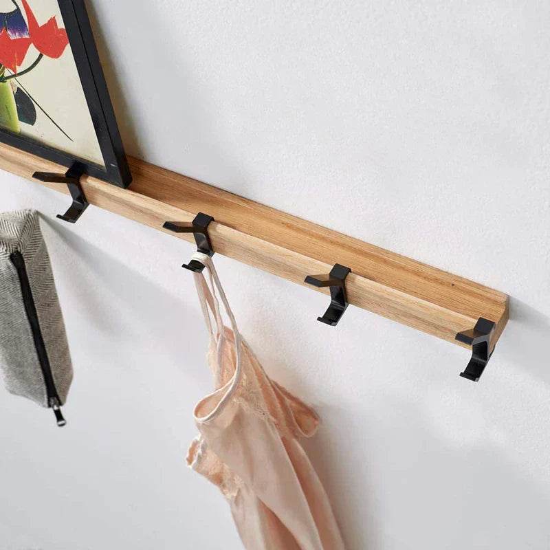 Porte-manteau mural en bois – cinq patères doubles pivotantes