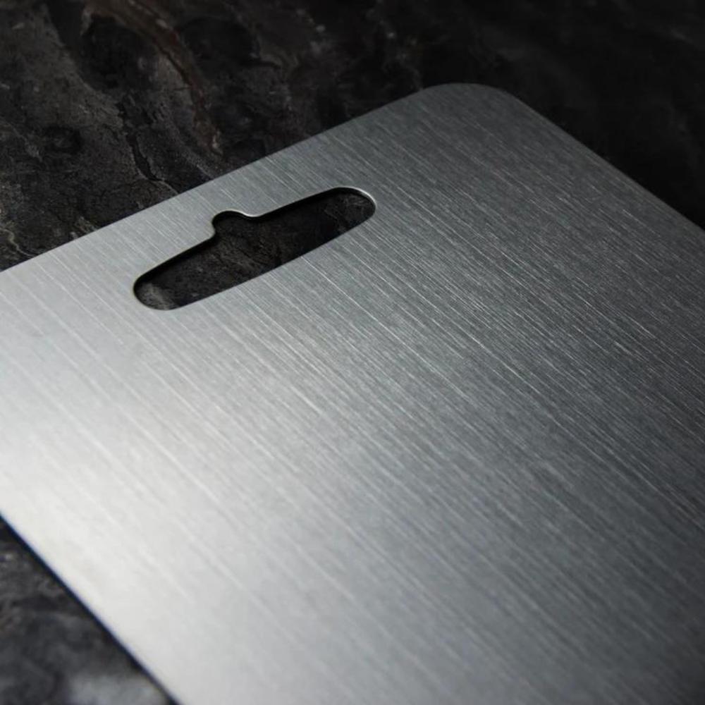 Planche à découper en inox – surface non poreuse et poignée intégrée