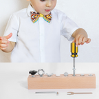 Planche à visser Montessori – hêtre massif, vis variées et outils inclus