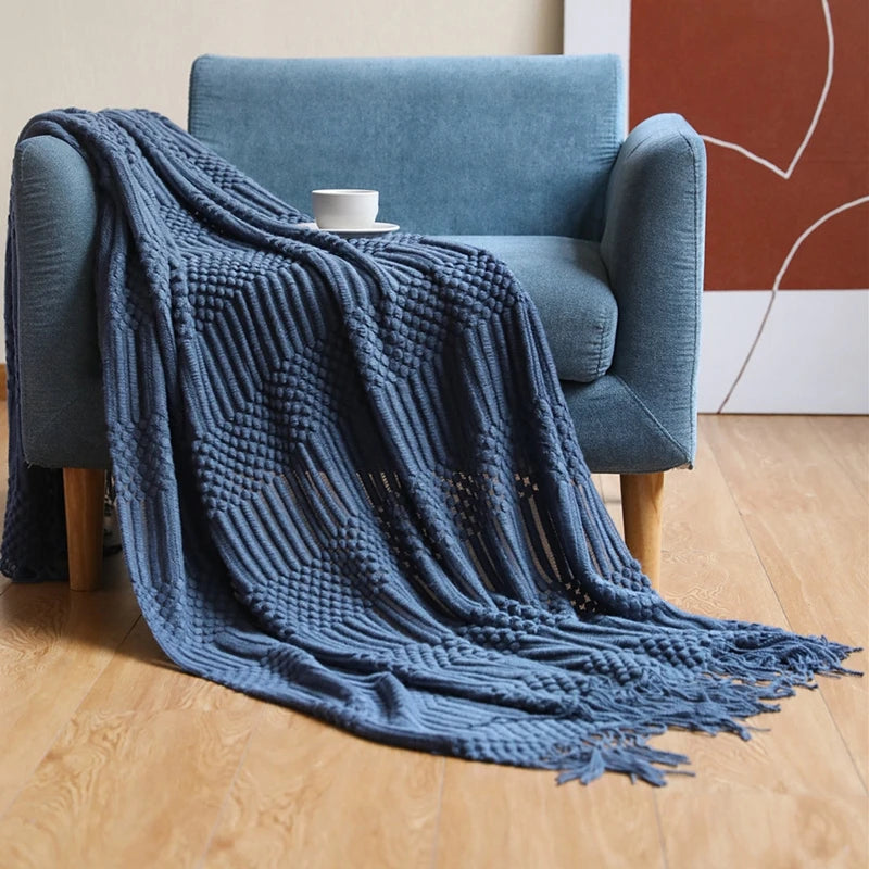 Plaid tricoté à franges – grosse maille en relief, trois motifs