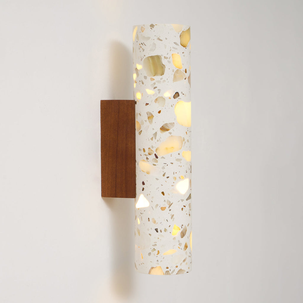Applique murale cylindrique en terrazzo – éclairage haut et bas