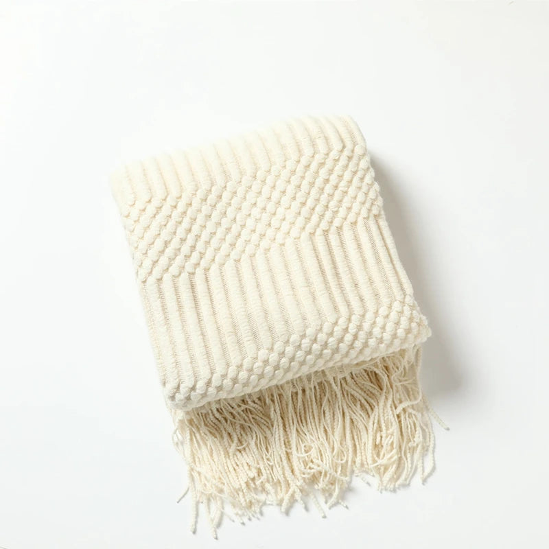 Plaid tricoté à franges – grosse maille en relief, trois motifs