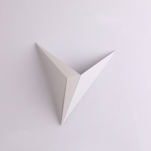 Applique murale triangulaire – lumière indirecte vers le haut