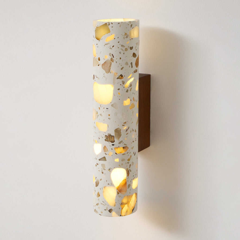 Applique murale cylindrique en terrazzo – éclairage haut et bas