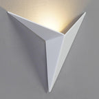 Applique murale triangulaire – lumière indirecte vers le haut