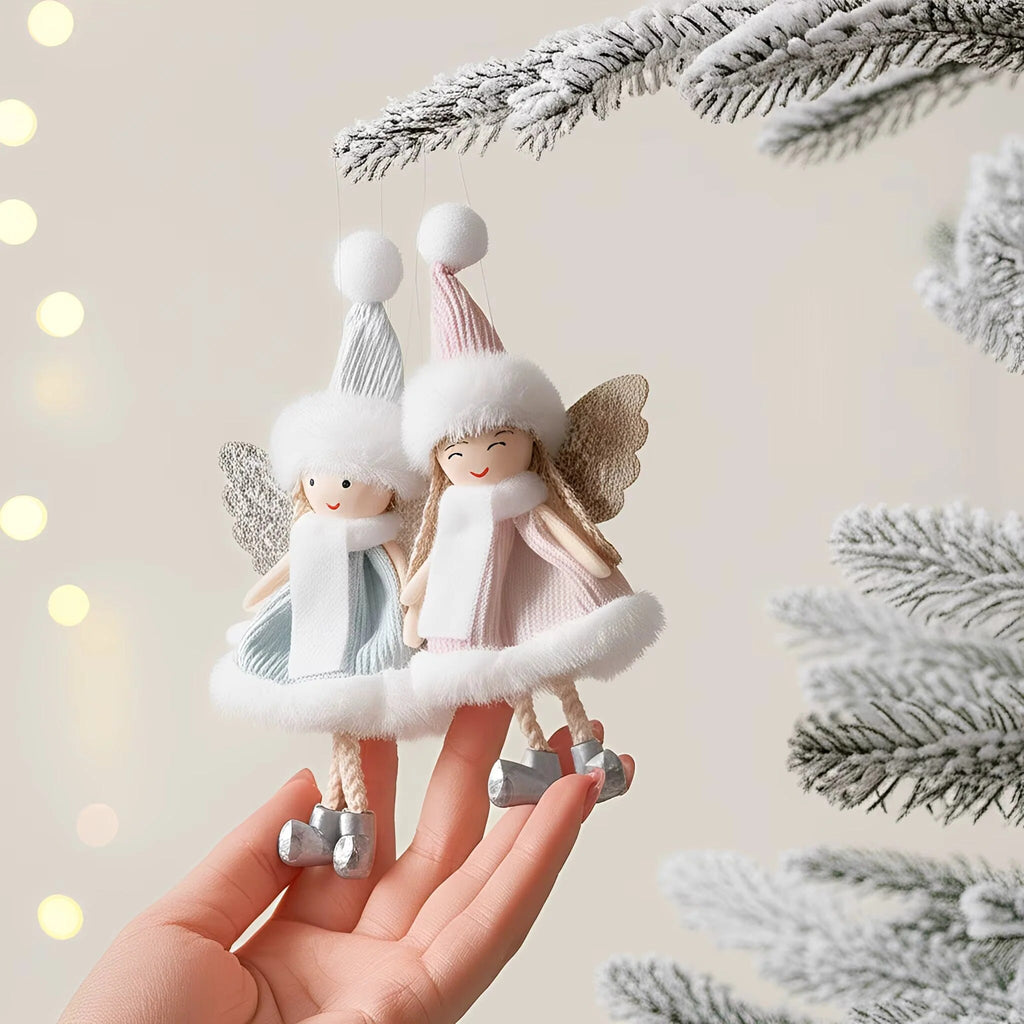 Ange en peluche avec bonnet – ornement suspendu Noël