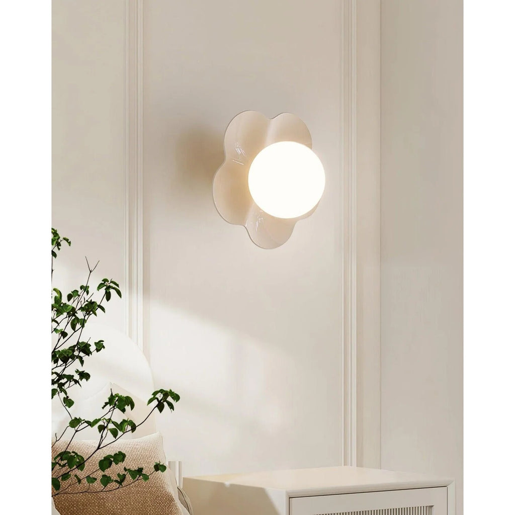 Applique murale ludique – Luminaire en résine colorée