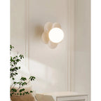 Applique murale ludique – Luminaire en résine colorée