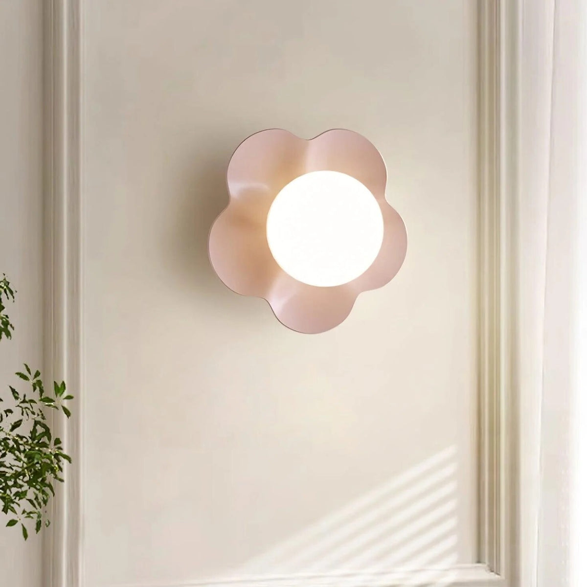Applique murale ludique – Luminaire en résine colorée