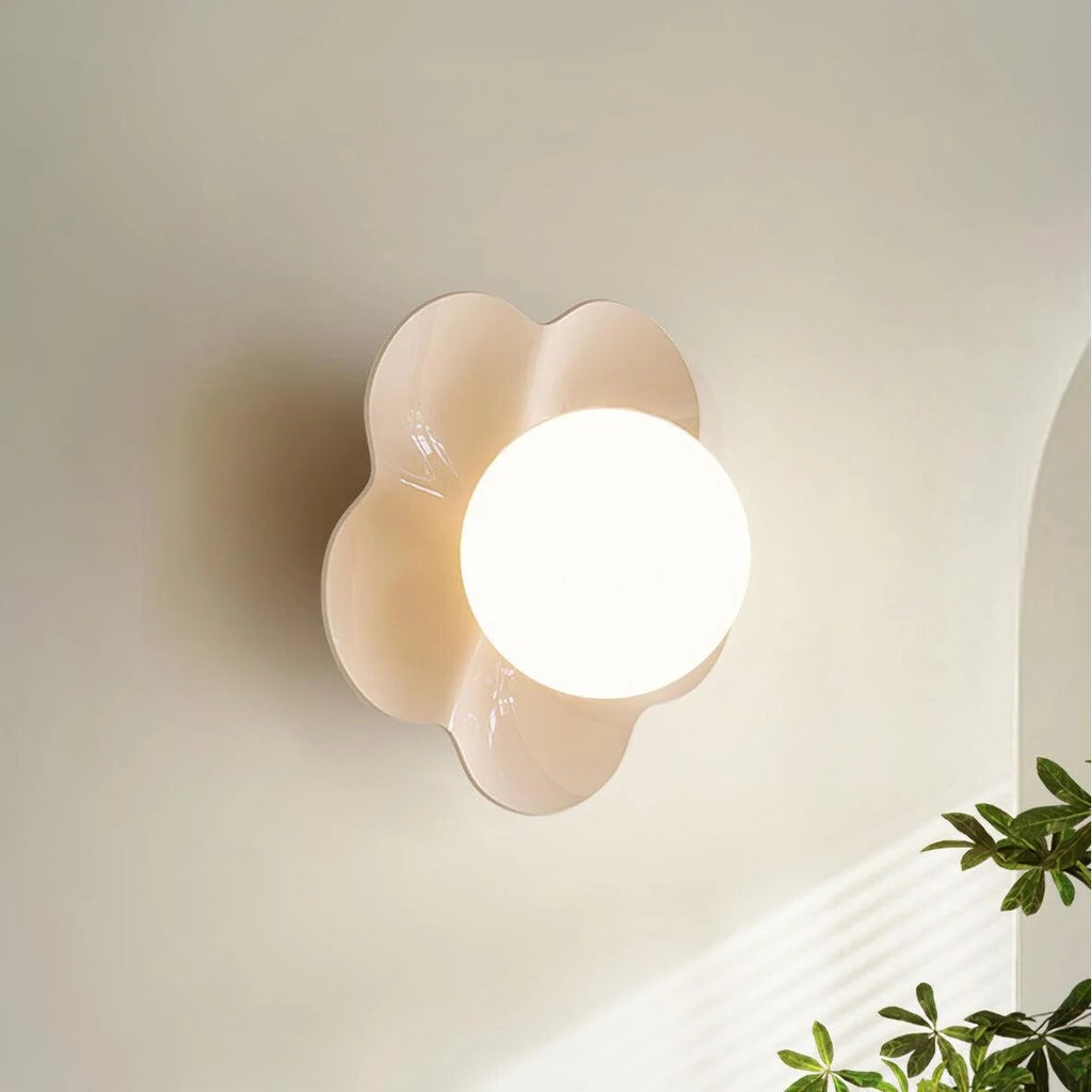 Applique murale ludique – Luminaire en résine colorée