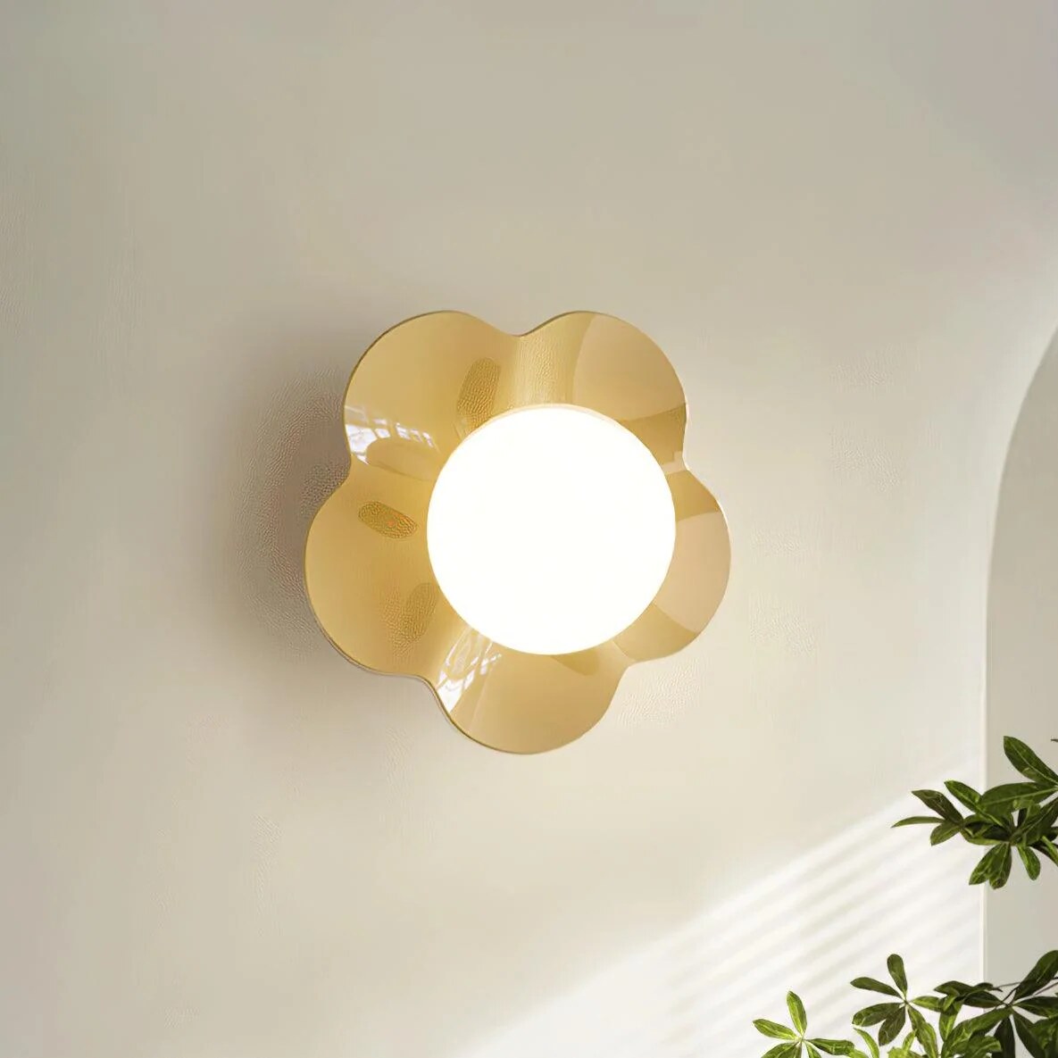 Applique murale ludique – Luminaire en résine colorée