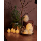 Bougie LED pomme de pin – Décoration blanche de table