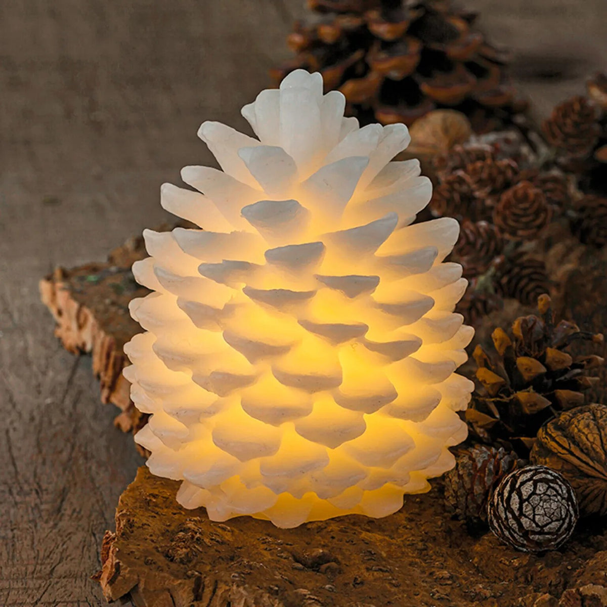 Bougie LED pomme de pin – Décoration blanche de table