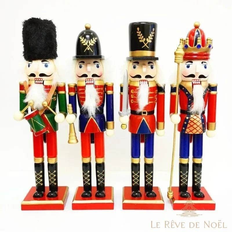 Casse noisette Noël – décoration en bois peinte à la main