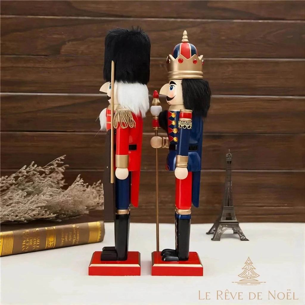 Casse noisette Noël – décoration en bois peinte à la main