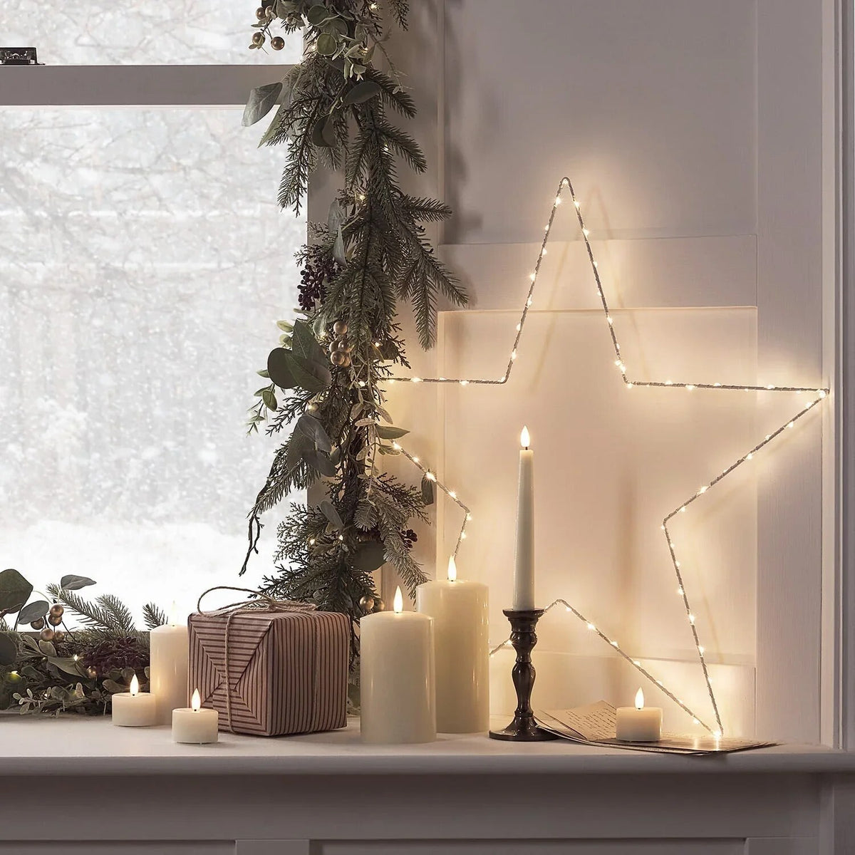 Étoile lumineuse de fenêtre – LED blanc chaud avec minuterie