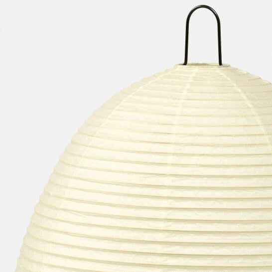 Lampe de chevet en papier plissé – style japandi clair