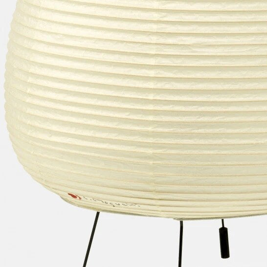 Lampe de chevet en papier plissé – style japandi clair