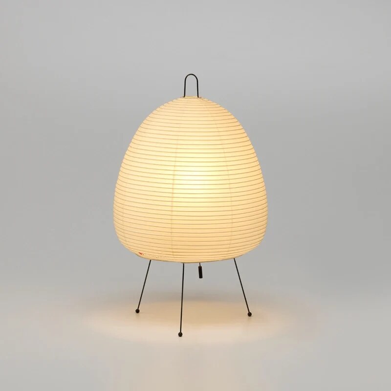Lampe de chevet en papier plissé – style japandi clair