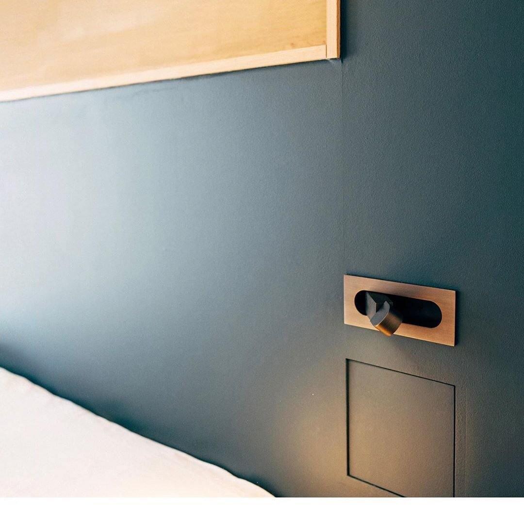 Lampe de lecture murale – mécanisme pliable ajustable
