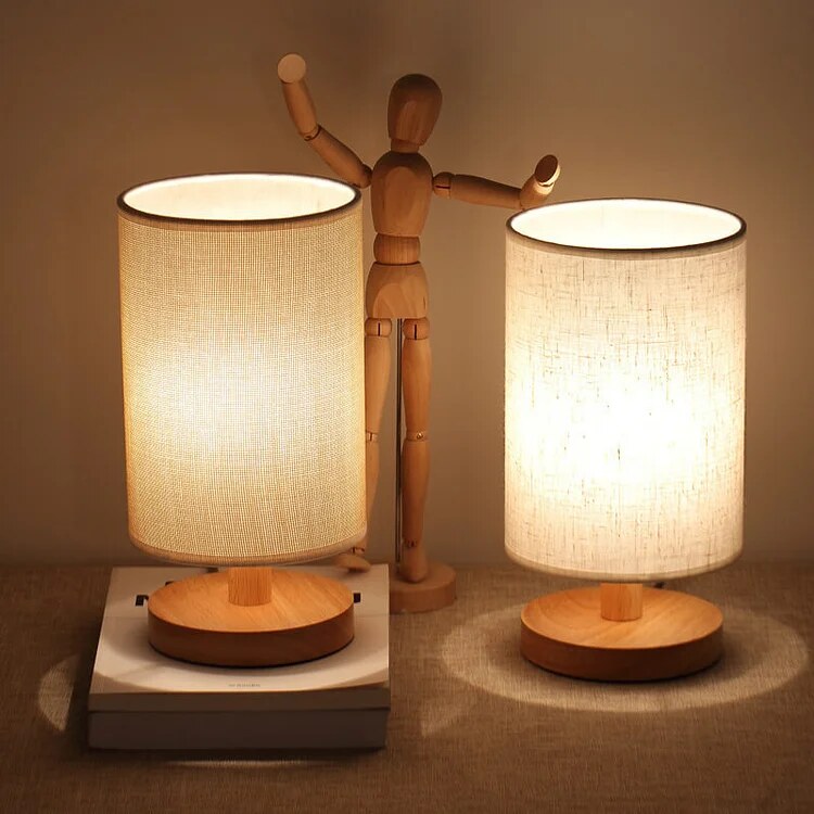 Lampe de table bois et lin – luminaire Scandinave chaud