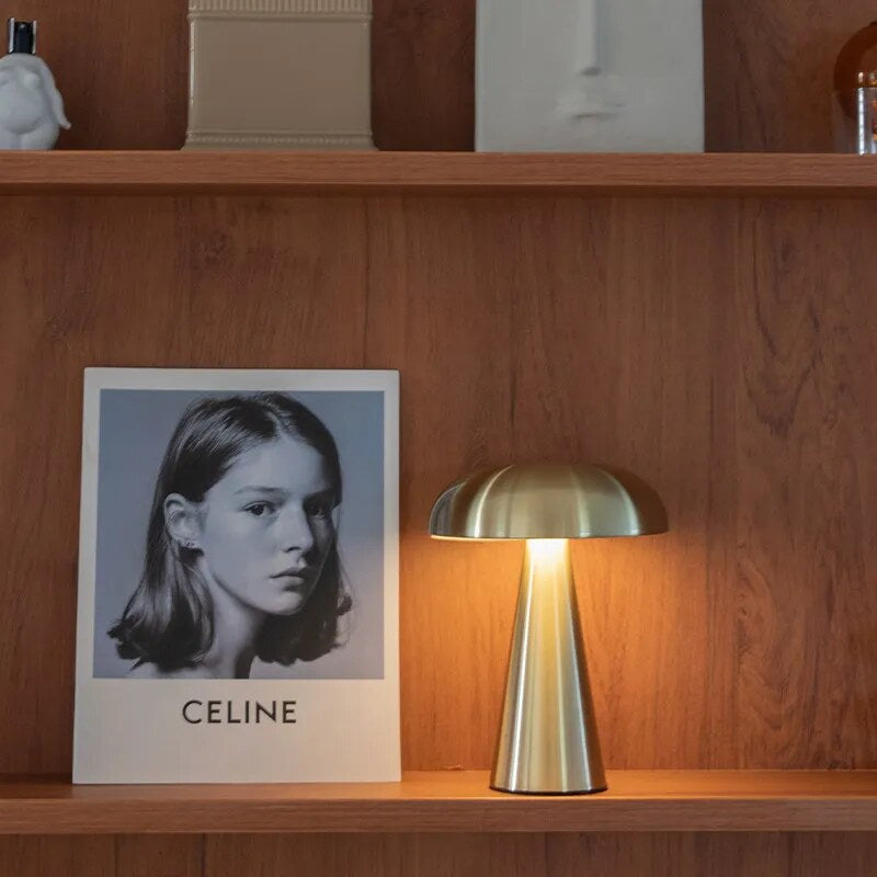 Lampe de table champignon – silhouette minimaliste en métal