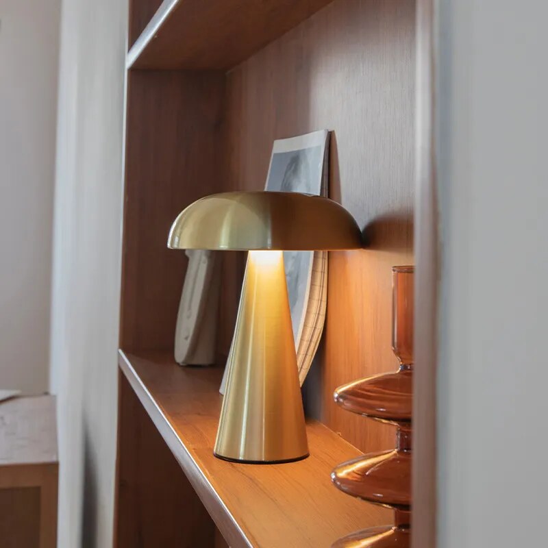 Lampe de table champignon – silhouette minimaliste en métal
