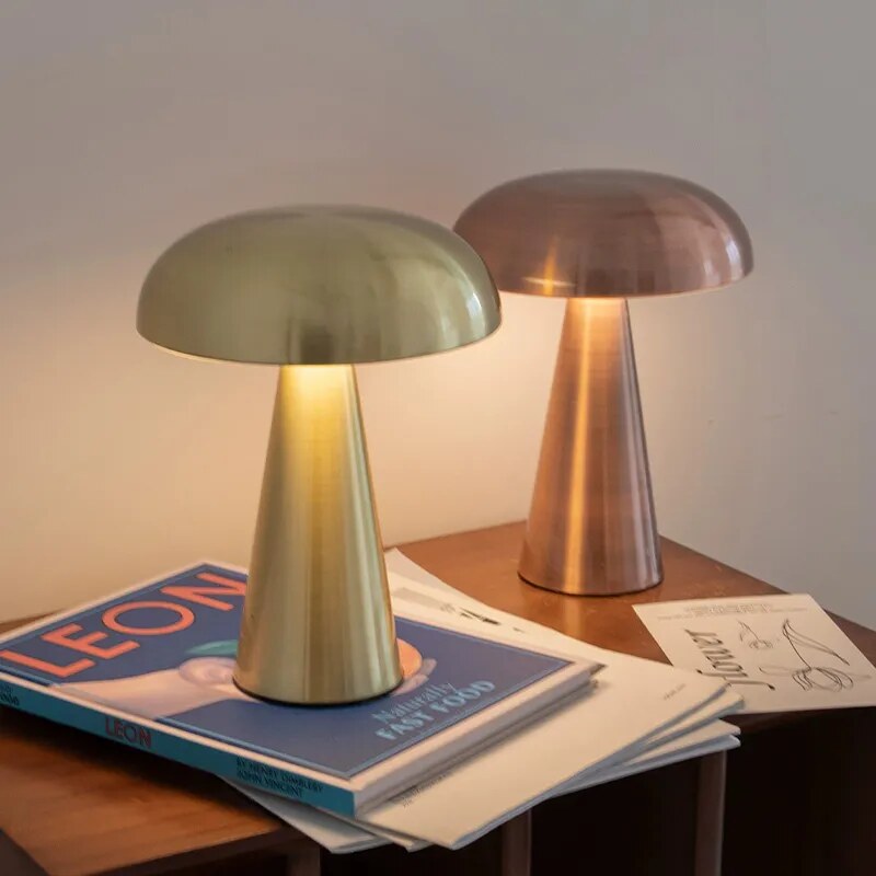 Lampe de table champignon – silhouette minimaliste en métal