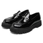Mocassins homme – semelle crantée épaisse, détail métallique