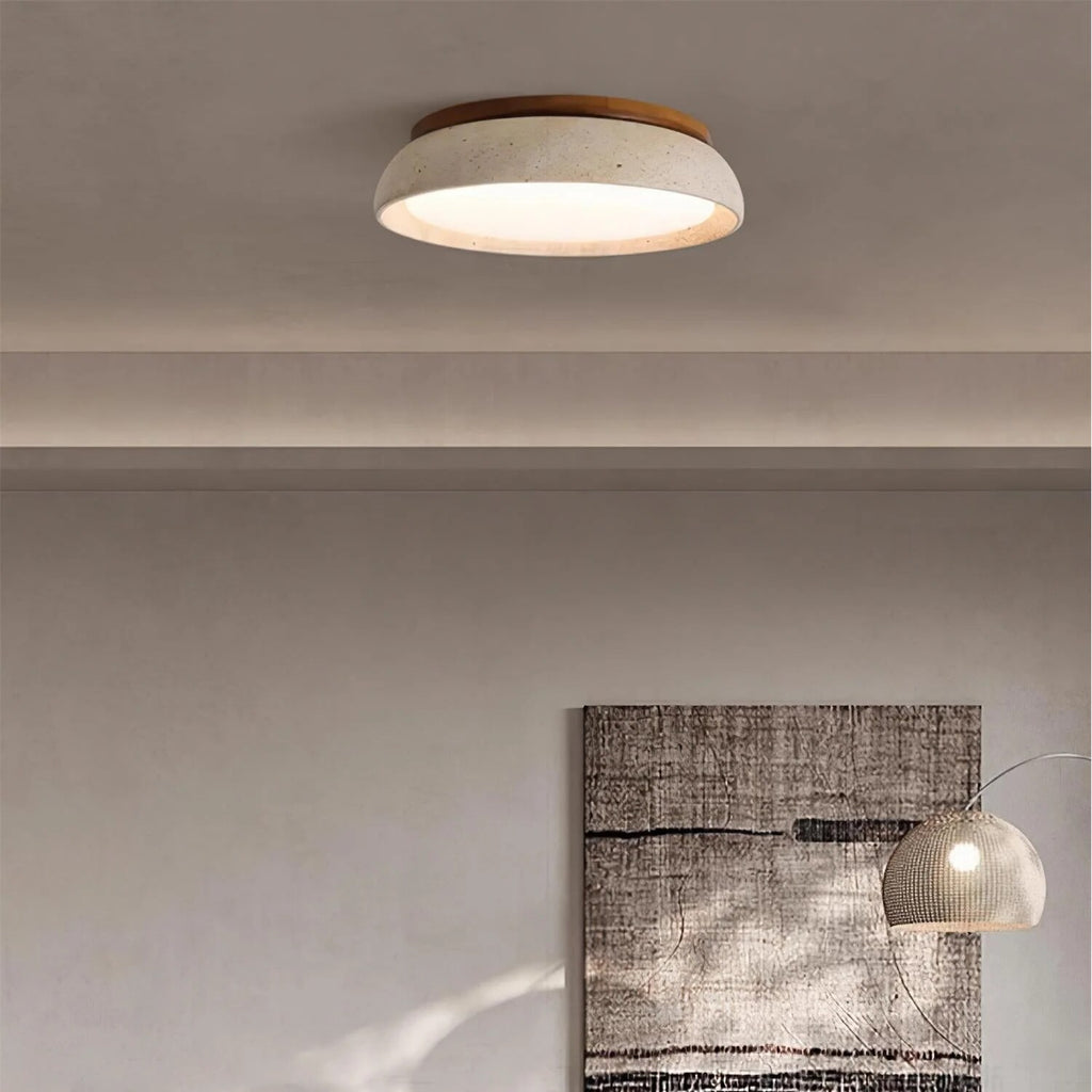 Plafonnier Kloris – travertin naturel, finitions bois