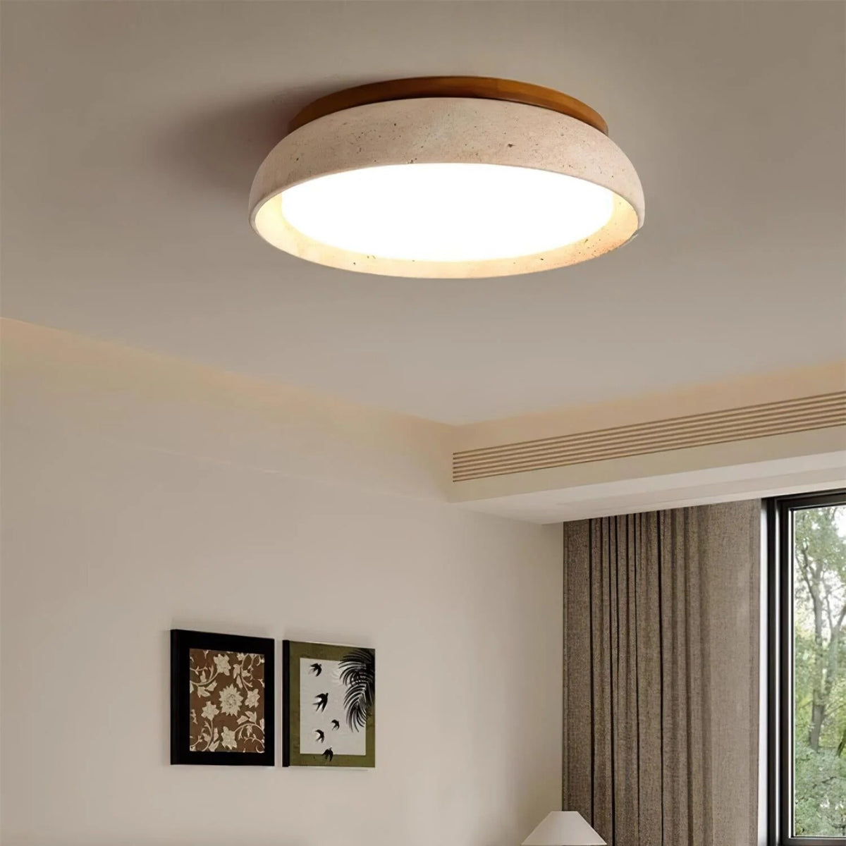 Plafonnier Kloris – travertin naturel, finitions bois