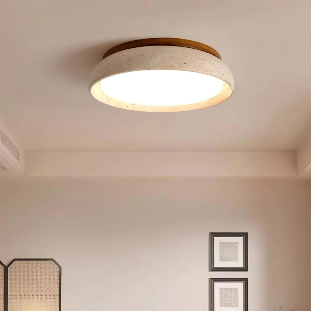 Plafonnier Kloris – travertin naturel, finitions bois