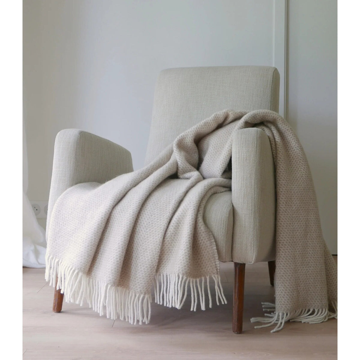 Plaid Beehive en Laine Beige – confection artisanale anglaise