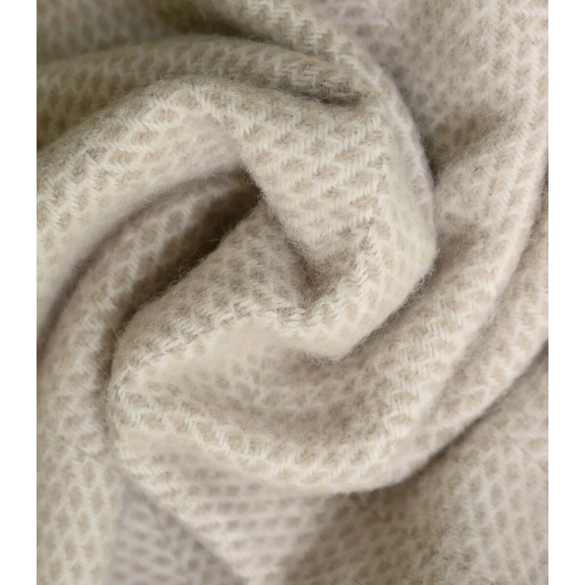 Plaid Beehive en Laine Beige – confection artisanale anglaise