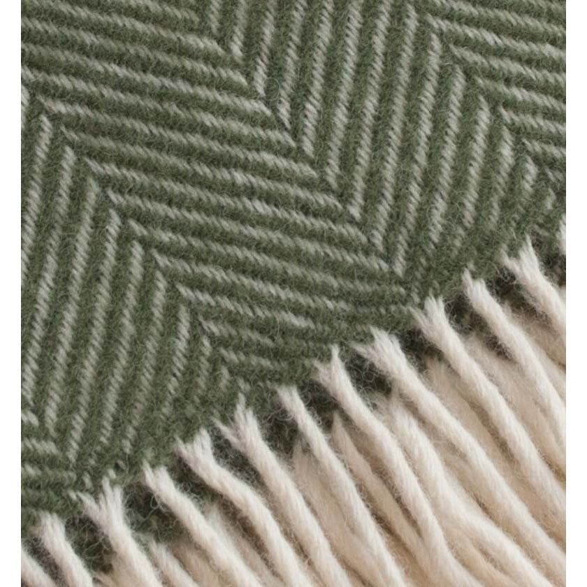 Plaid en laine à chevrons – Vert olive, blanc cassé et franges