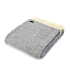 Plaid en pure laine vierge – Gris et écru, motif géométrique