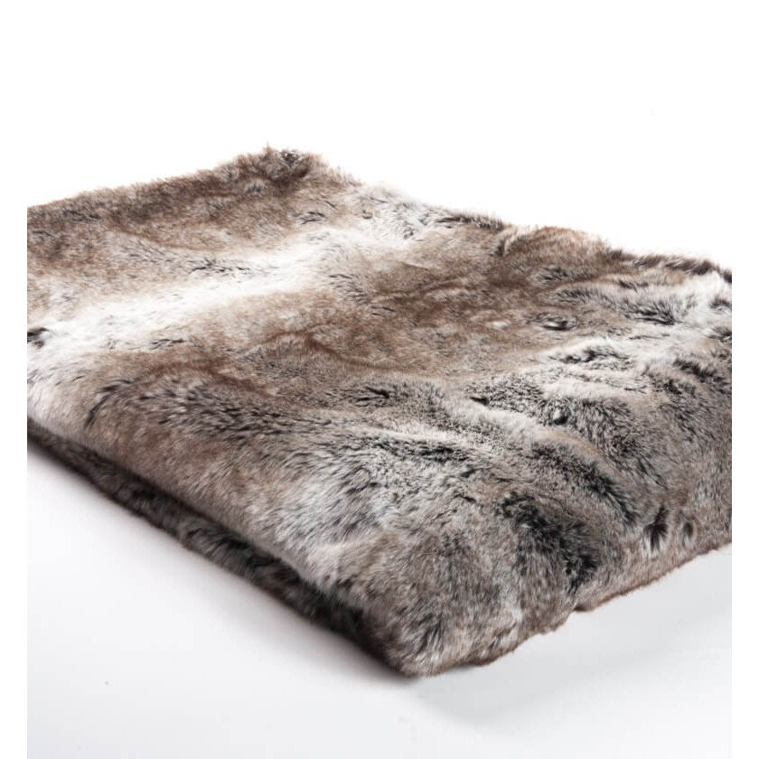 Plaid Gris en Fausse Fourrure – Enveloppe Chaleureuse