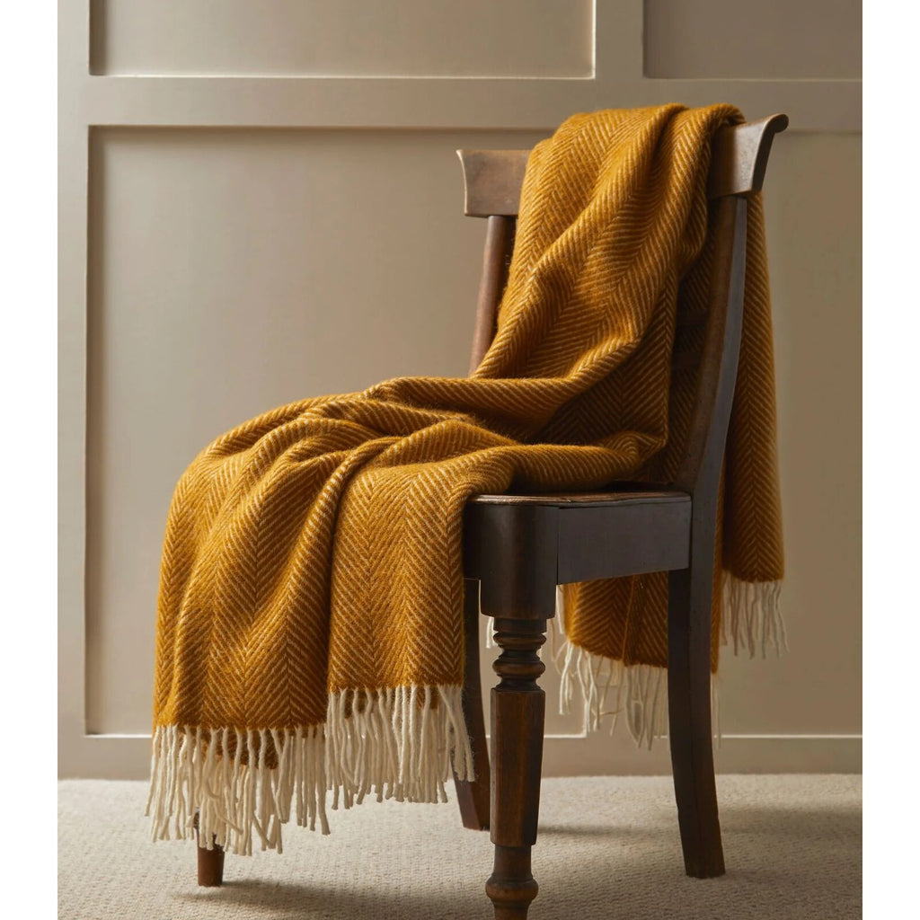 Plaid laine anglaise – jaune moutarde, avec franges classiques