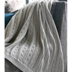 Plaid laine Hamptons torsadée – gris clair et douillet