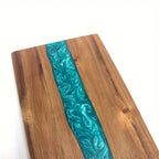 Planche à découper et plateau apéro – acacia avec résine