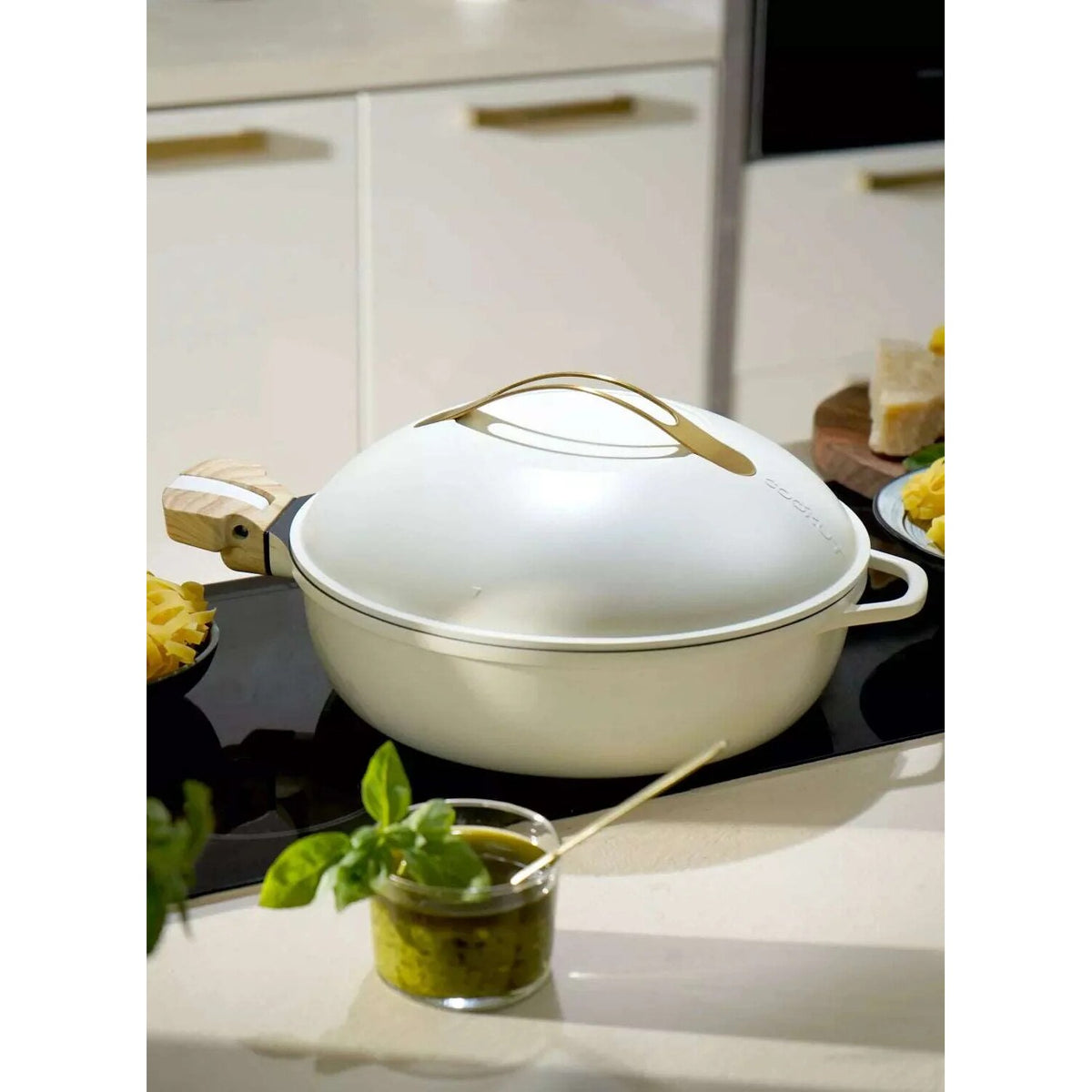 Poêle multifonctions – sauteuse, cocotte et friteuse
