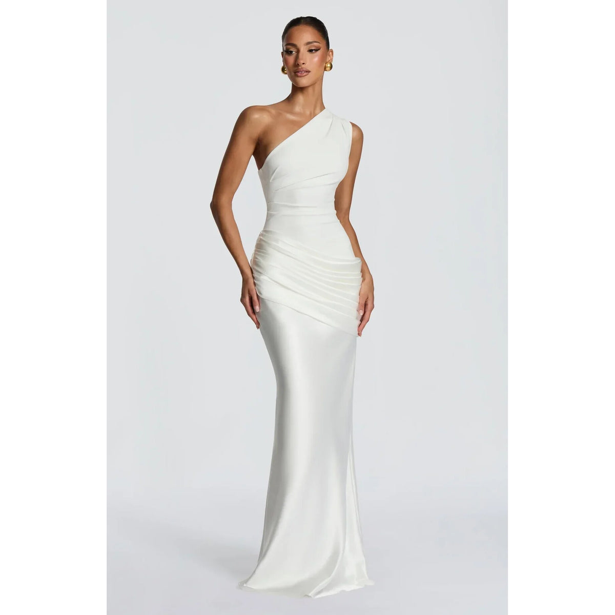 Robe longue de soirée asymétrique – épaule unique et drapée