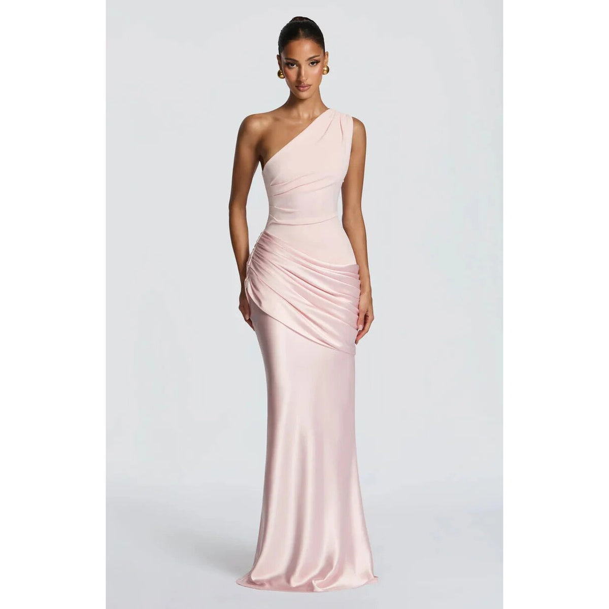 Robe longue de soirée asymétrique – épaule unique et drapée