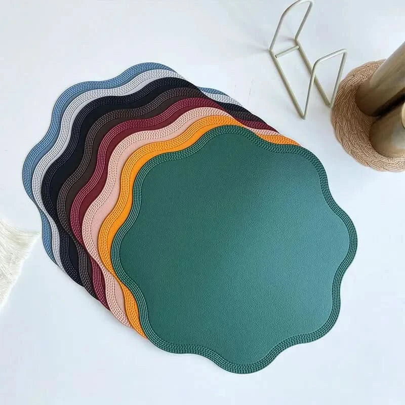 Set de table carrée – Motifs texturés et embossés en simili-cuir