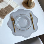 Set de table carrée – Motifs texturés et embossés en simili-cuir