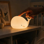 Veilleuse baleine – silicone souple et tactile pour bébé
